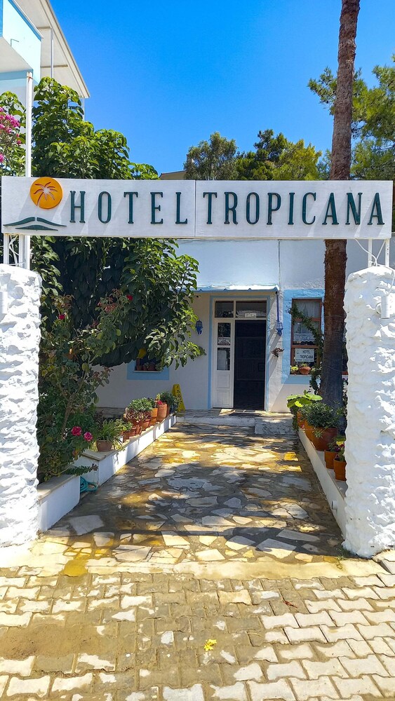 Tropicana Hotel 19/22