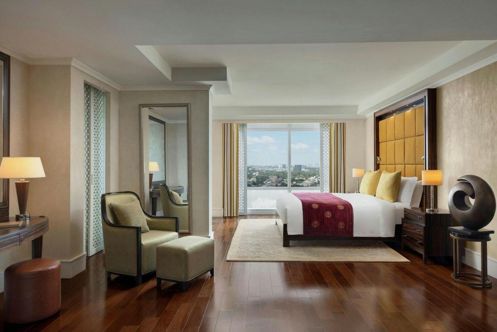 1 Bedroom, the Ritz, Suite, King Bed, City View, Club Lounge Access