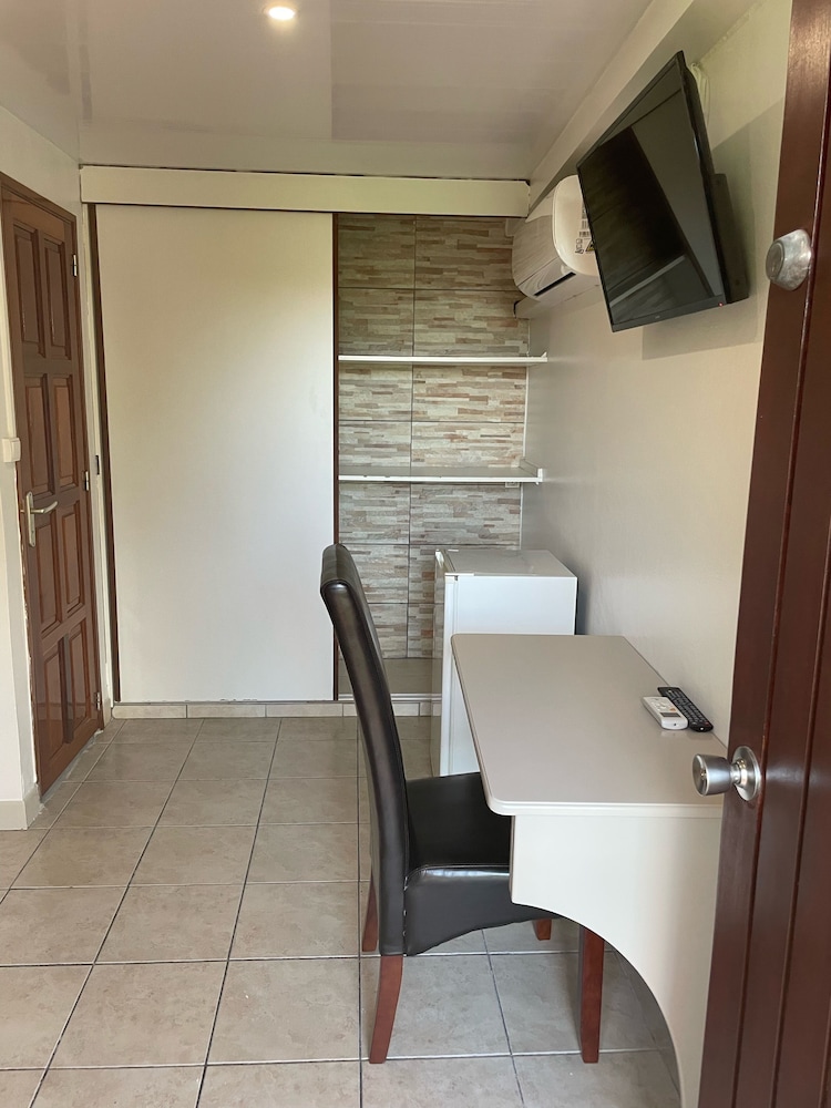Airport Hotel 15/42