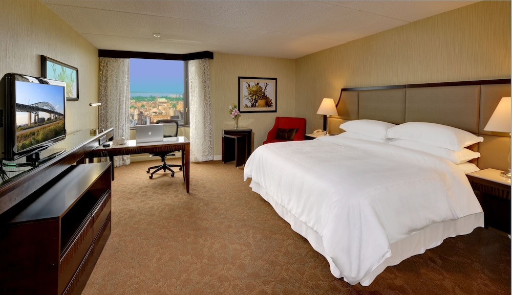Sheraton Hamilton Hotel 8/42