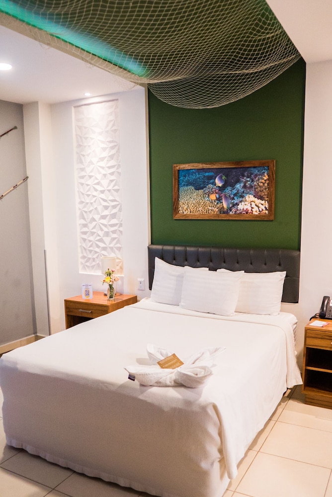 Hotel & Suites Clipperton 24/66