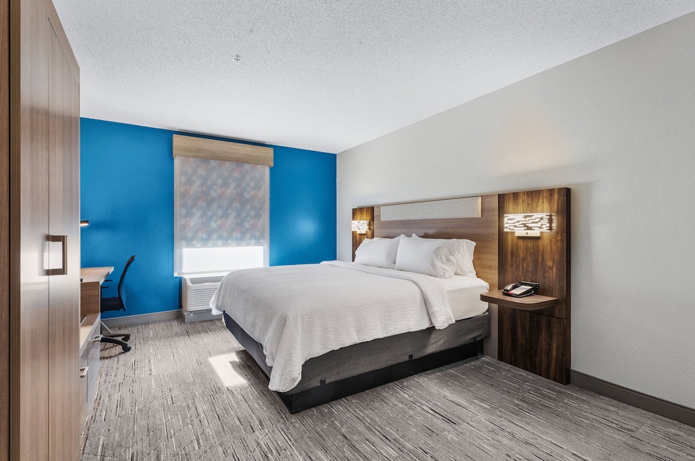 Holiday Inn Express New Albany 18/59