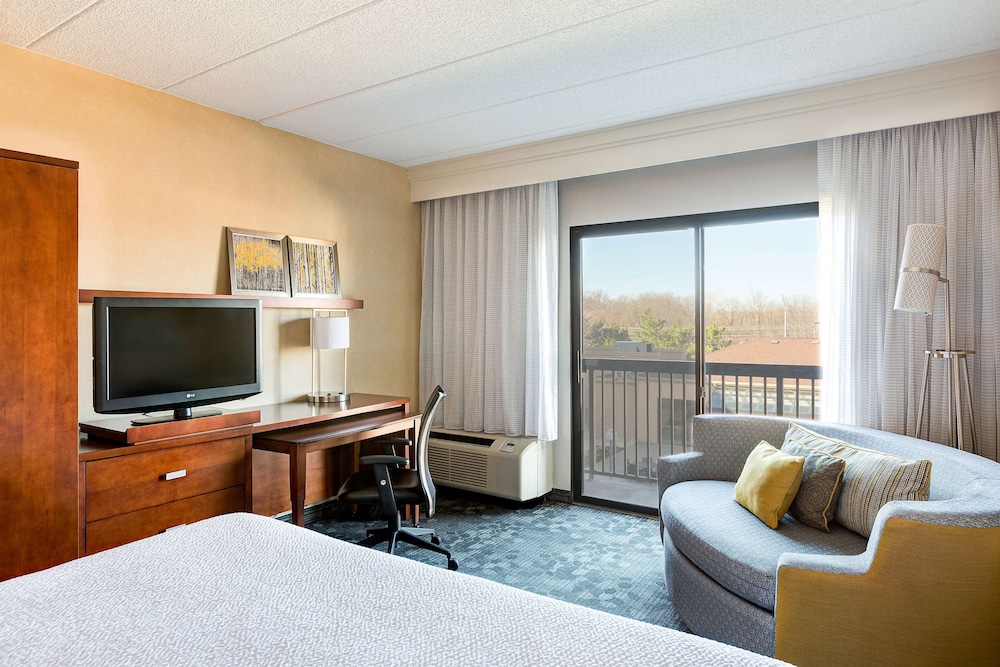 Sonesta Select Philadelphia Airport 28/54