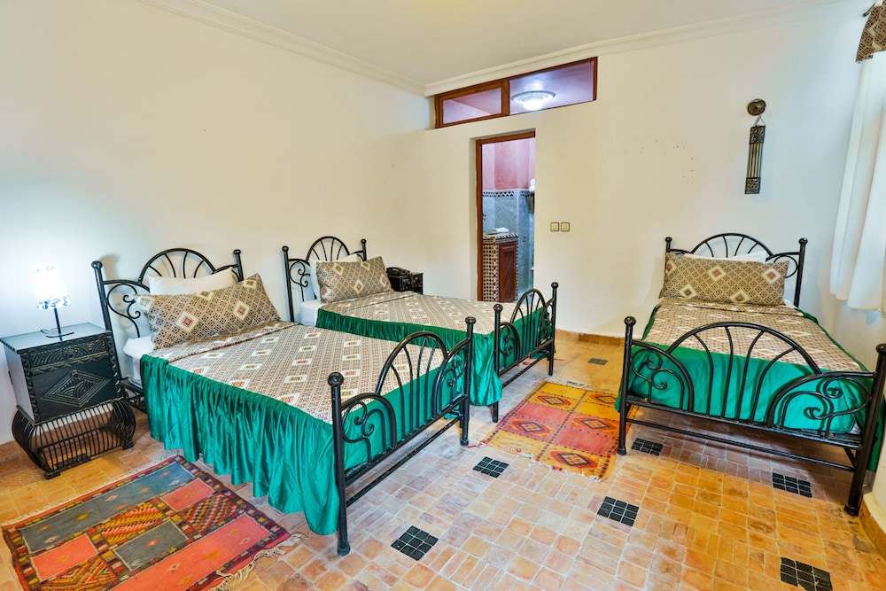 Riad Al Khansaa 47/70