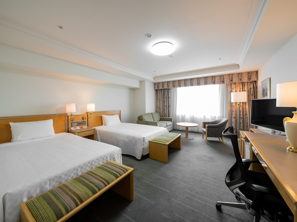 SUPERIOR, TWIN BEDS, CORNER