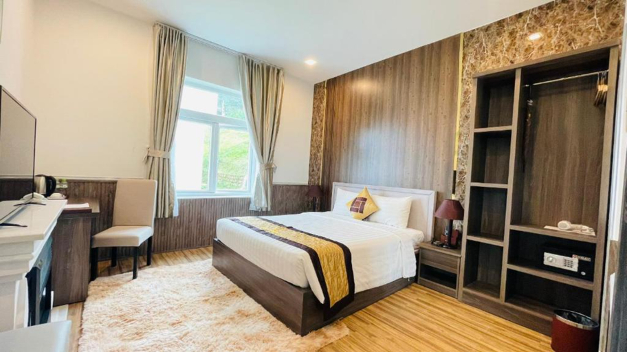 2 Bedrooms, VIP