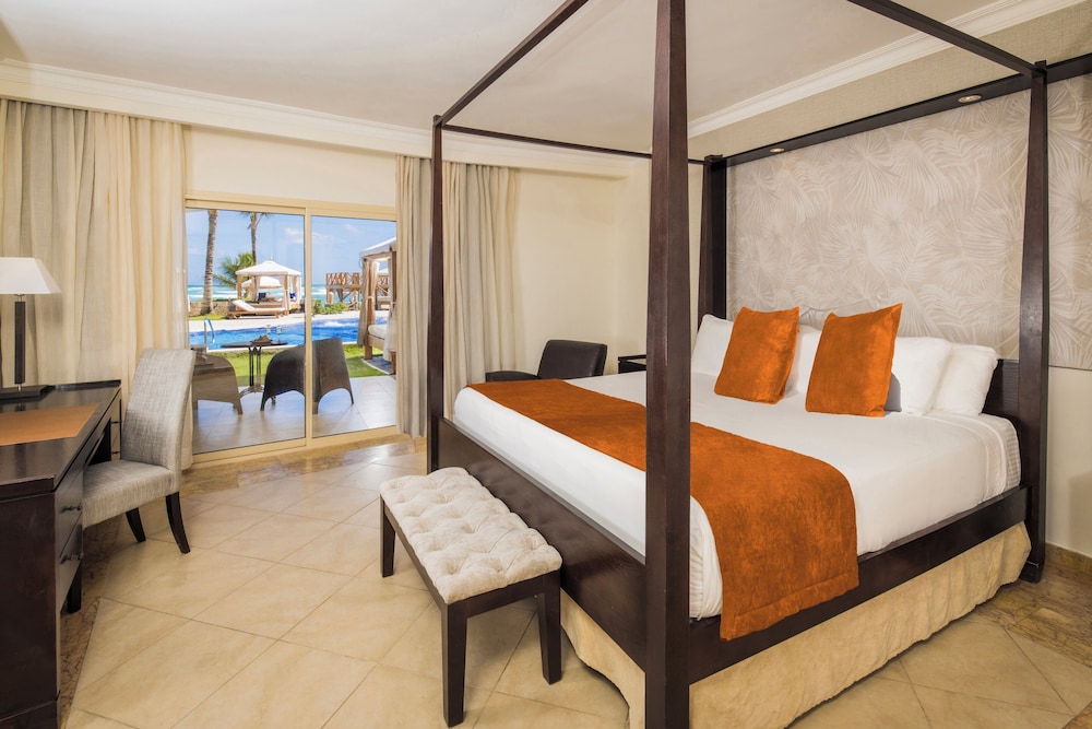 ELEGANT, SWIM UP, CLUB, SUITE, ADULT ONLY, JETTED TUB