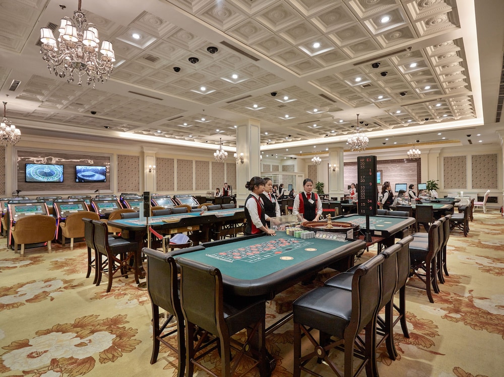 Royal Halong Hotel 52/70