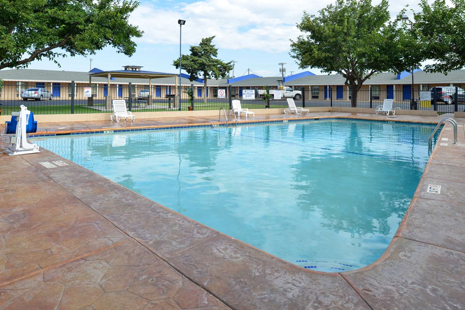 Americas Best Value Inn Lubbock E 7/46