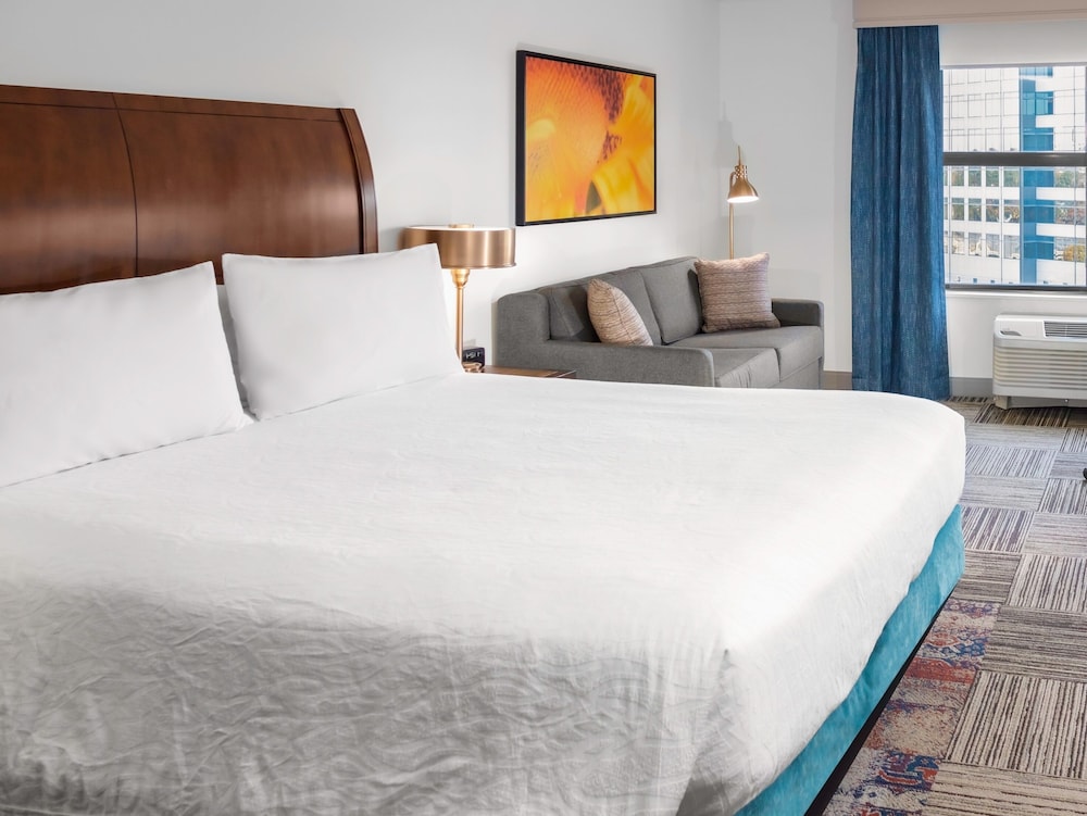 CONFERENCE, JUNIOR SUITE, QUEEN BED