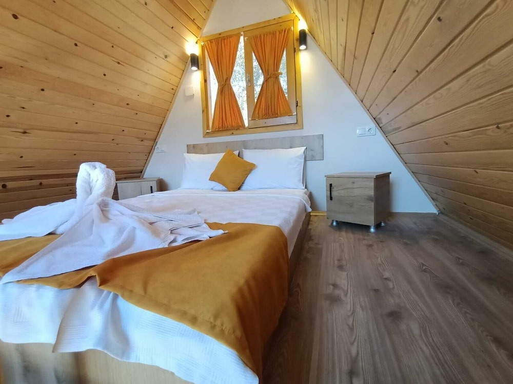 Hayela Bungolow Otel ve Restaurant Karaburun 3/34