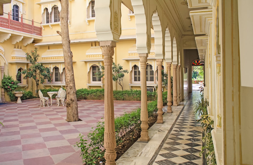 ALSISAR HAVELI 69/73