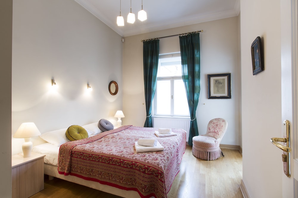 Antique Apartments Old Town 19/79