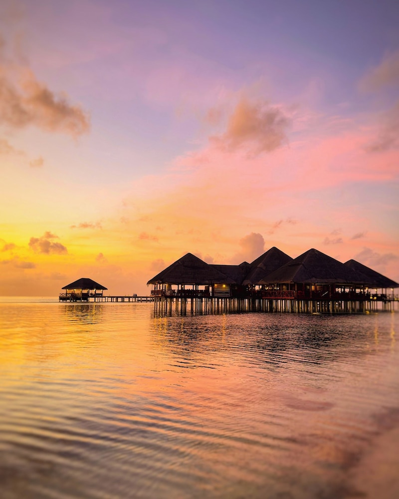 Medhufushi Island Resort 90/96