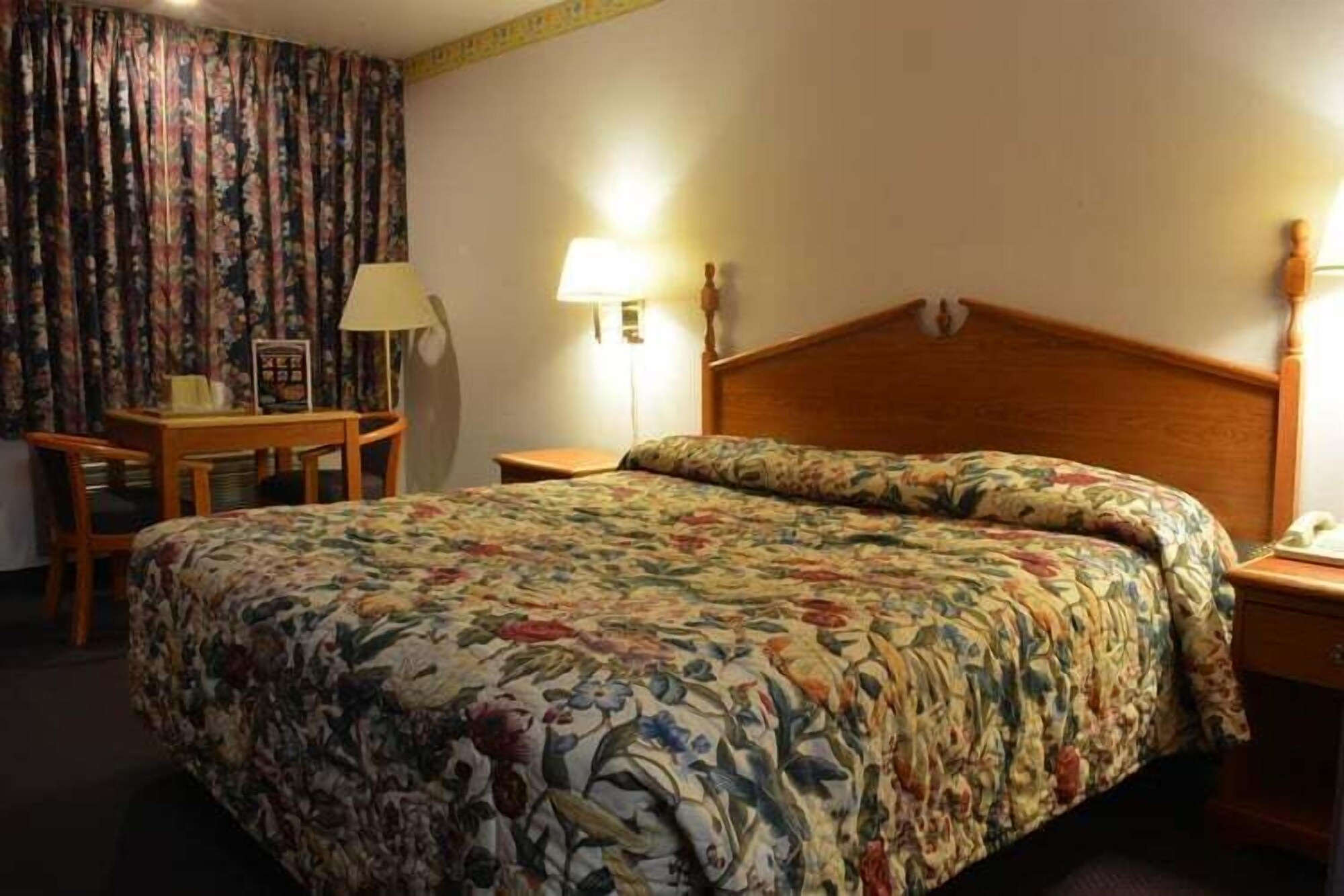 STANDARD, KING BED