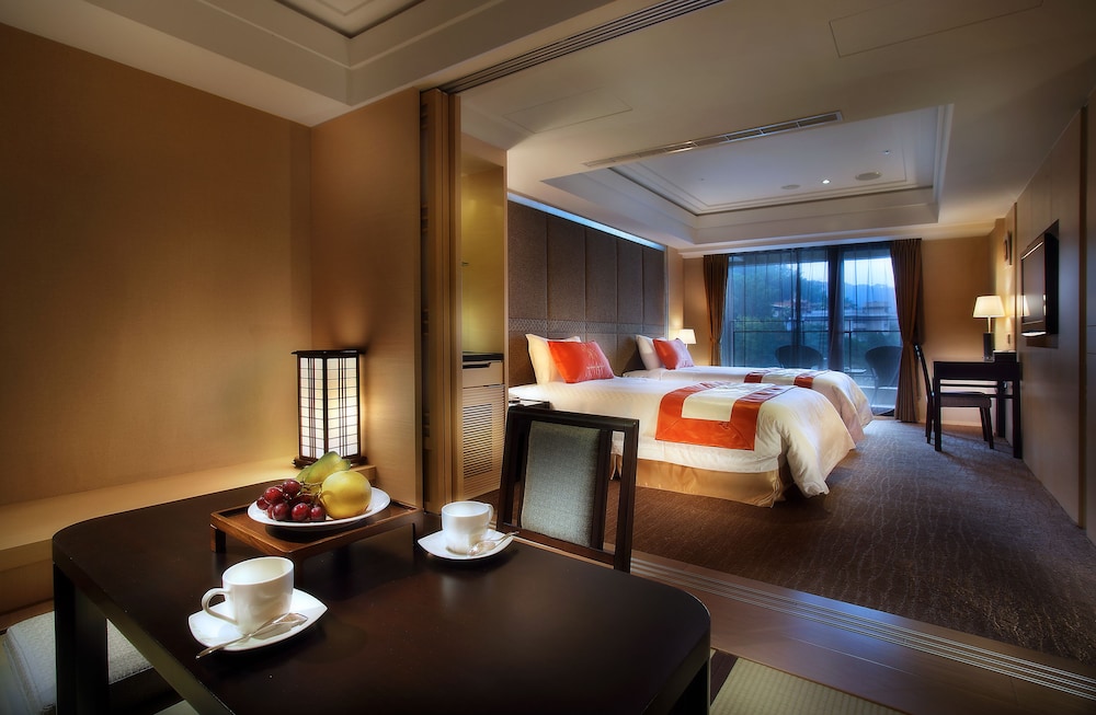 Sun Moon Lake Hotel 35/74