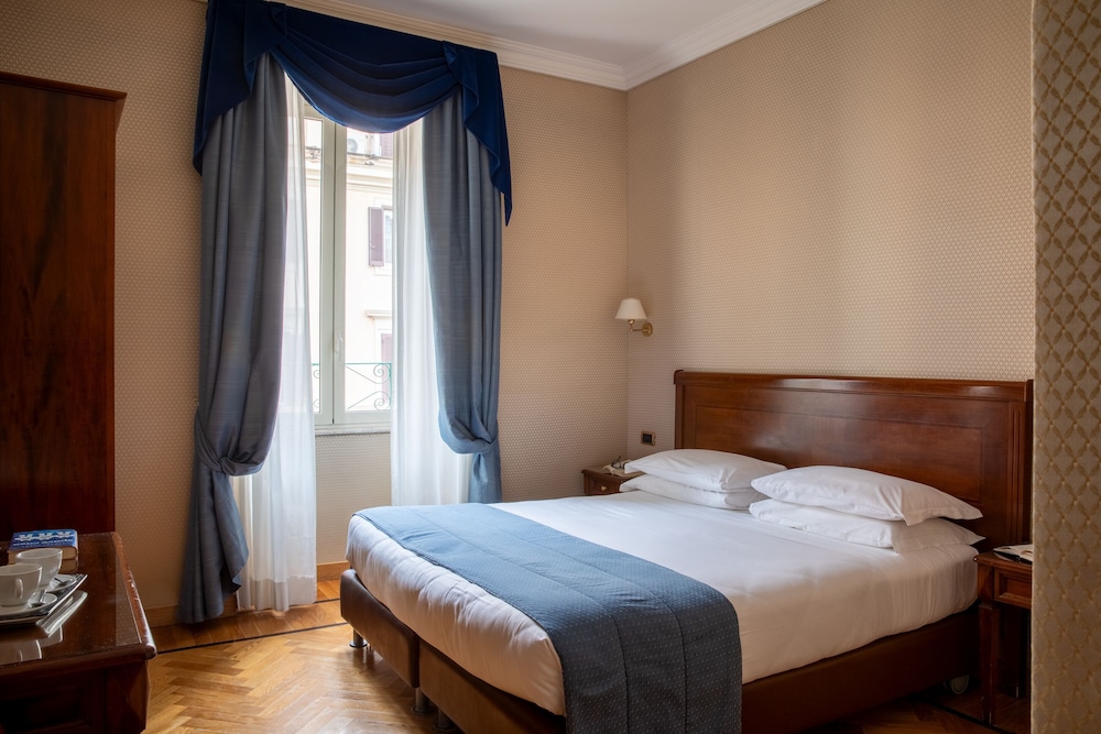 SUPERIOR, DOUBLE OR TWIN BED