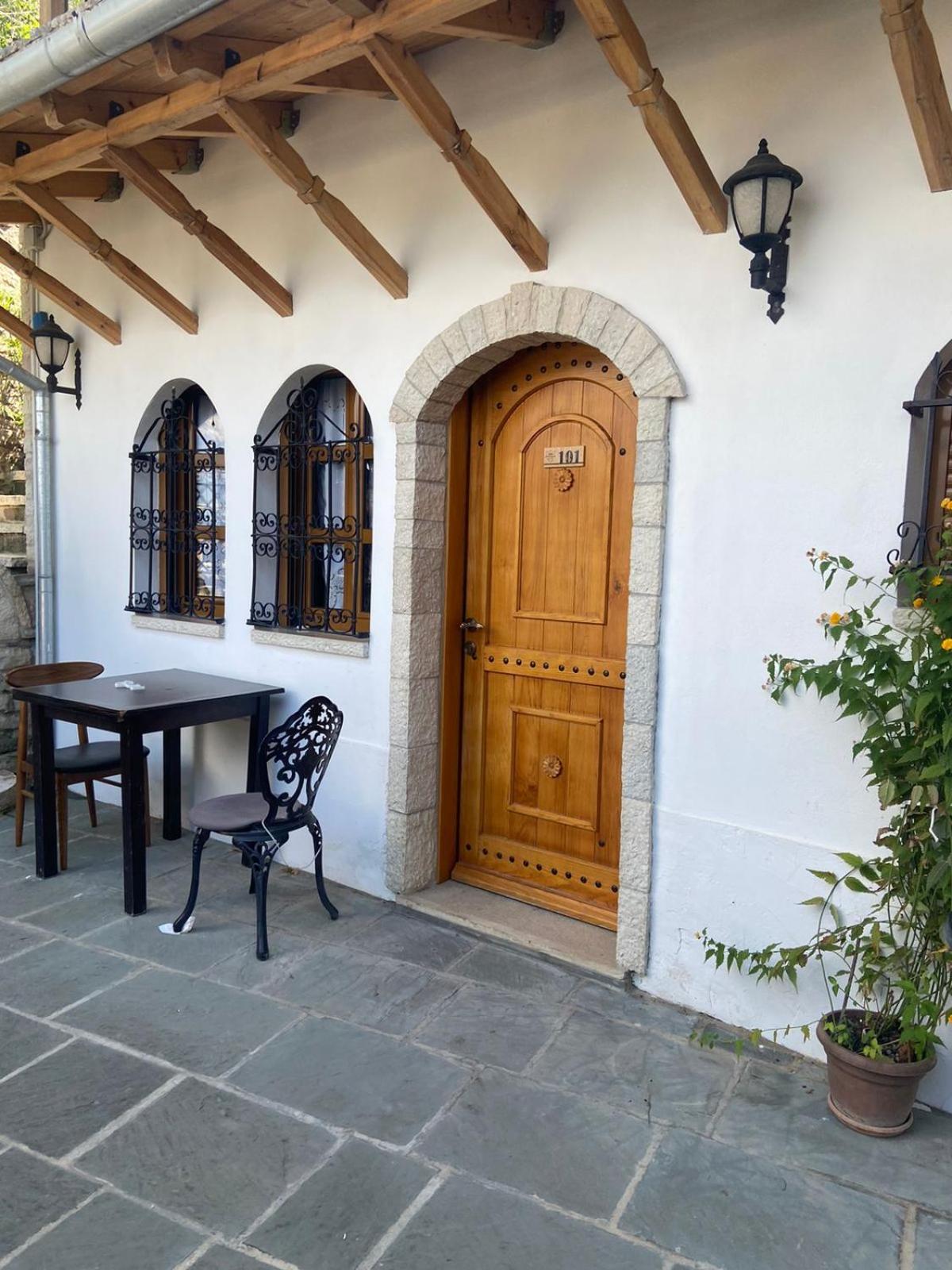Hotel Praga in GJIROKASTER