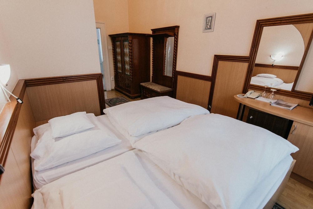Tisza Hotel 27/50