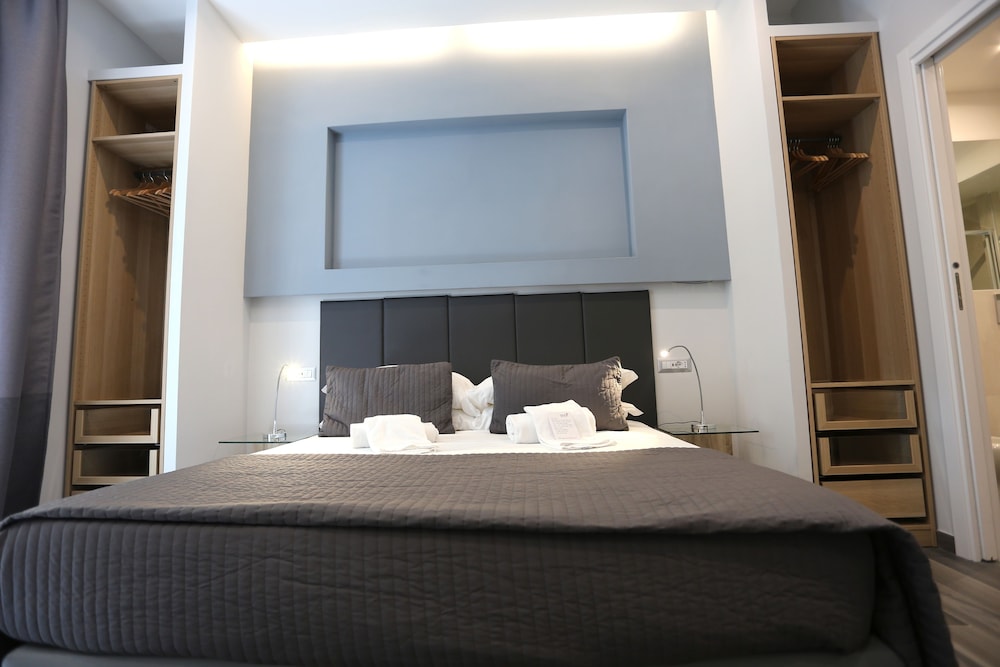 B&B Home 77 18/63