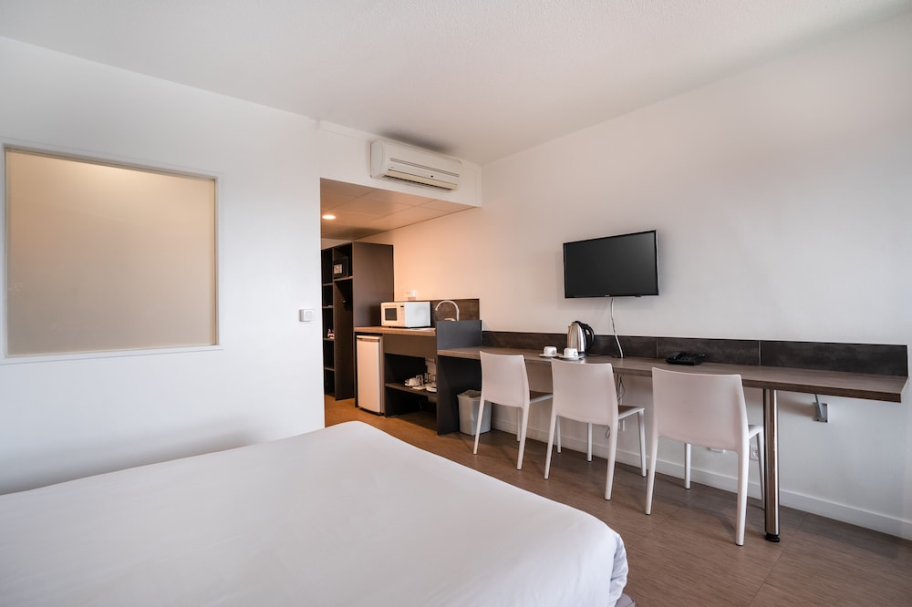 NOUVATA HOTEL 54/62