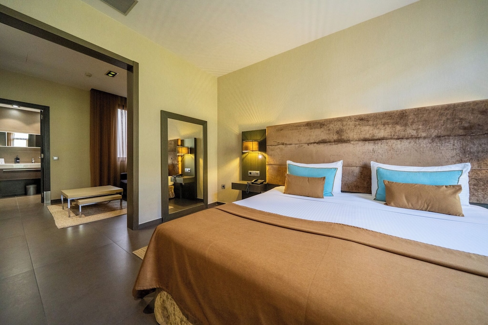 SUPERIOR, DOUBLE BED