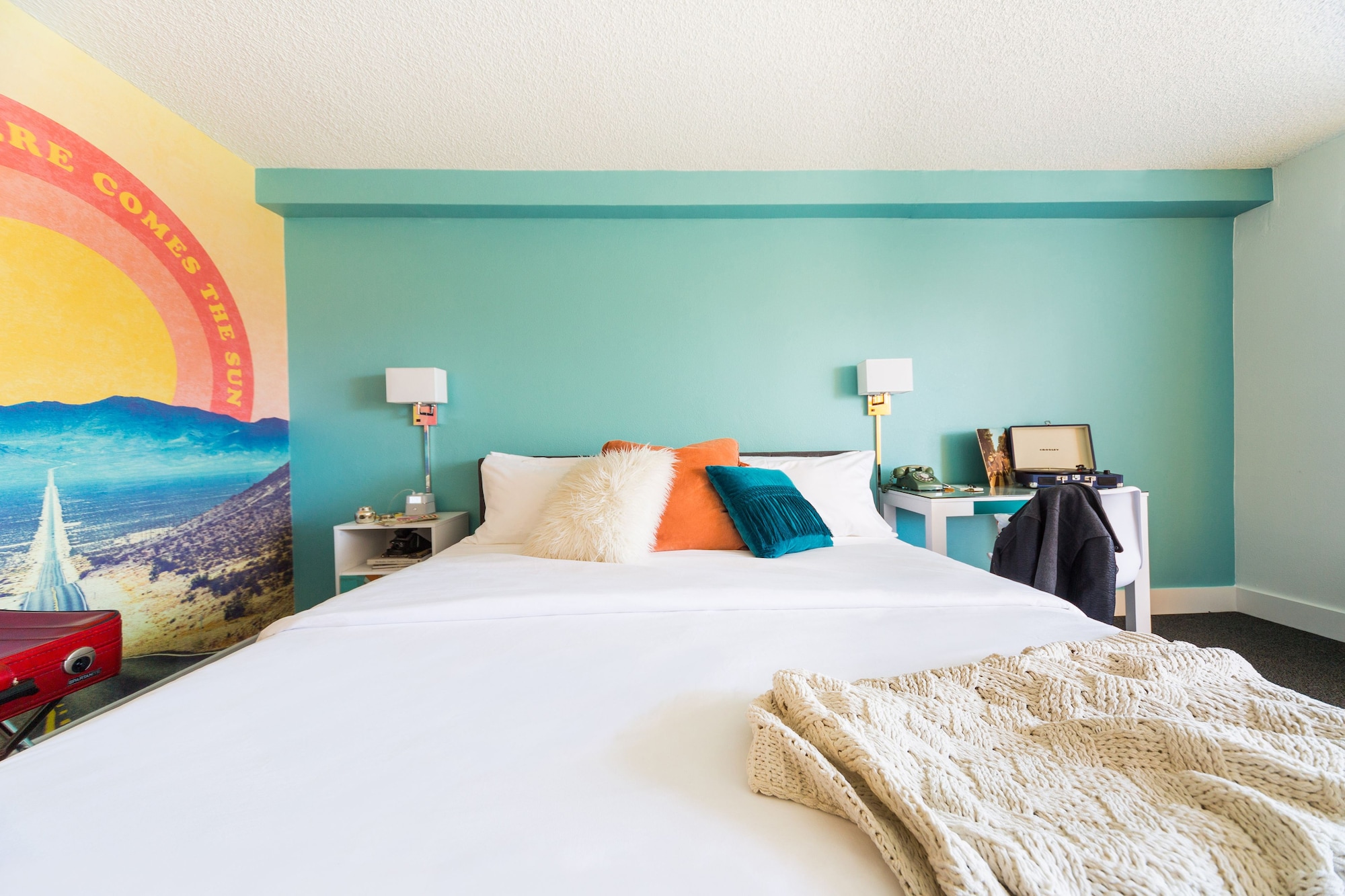 STANDARD, KING BED