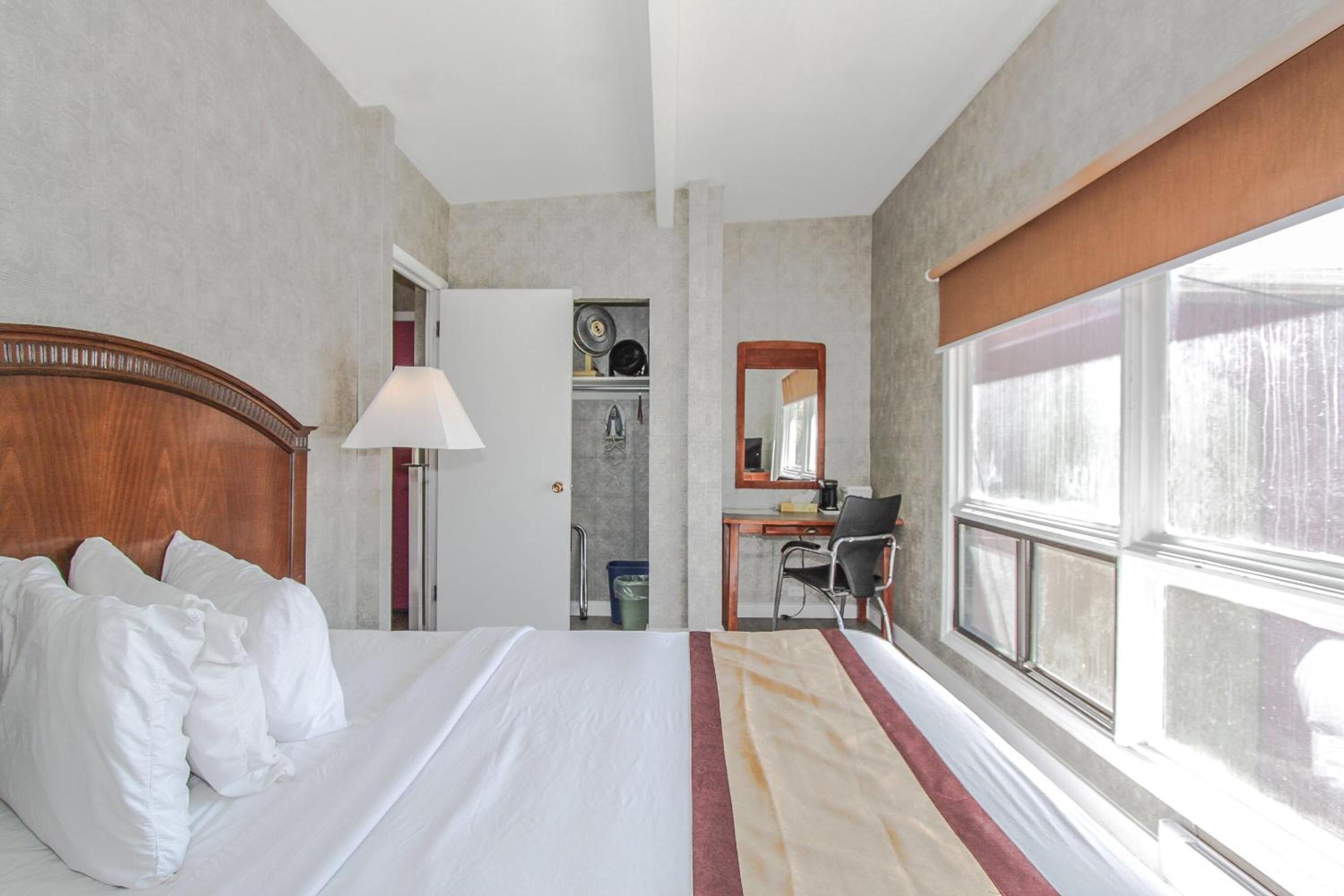 SUITE, 2 QUEEN BEDS