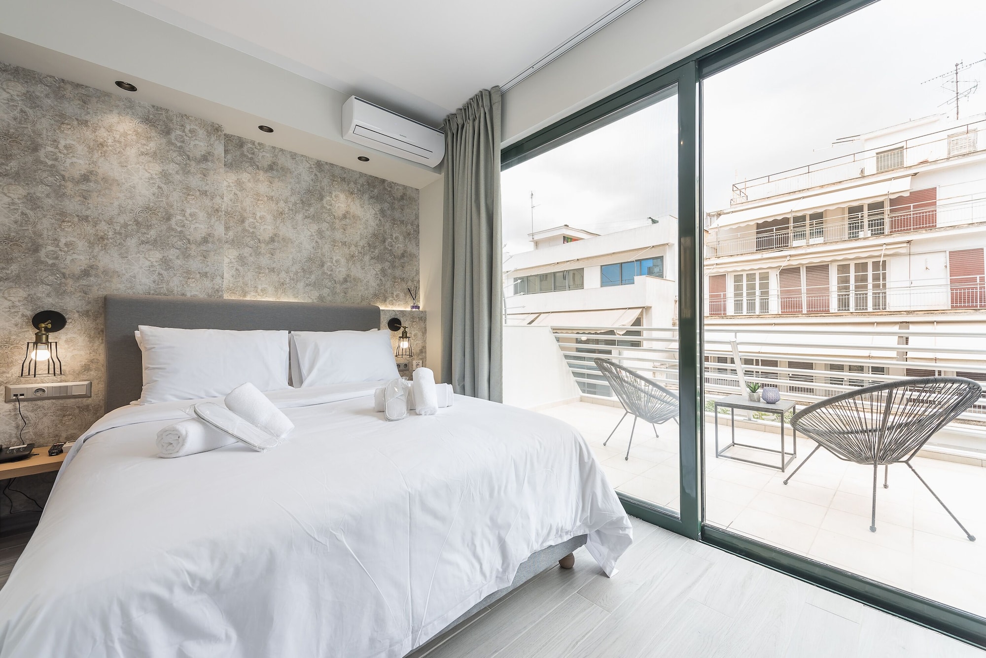 COMFORT, STREET VIEW, BALCONY