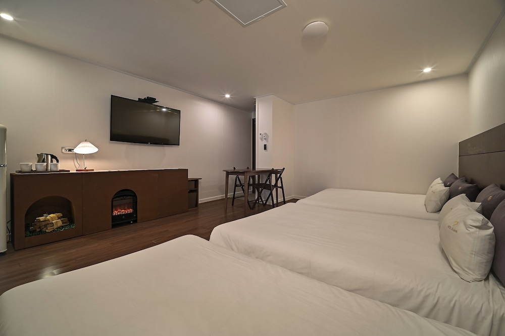 B Cent Hotel 32/58