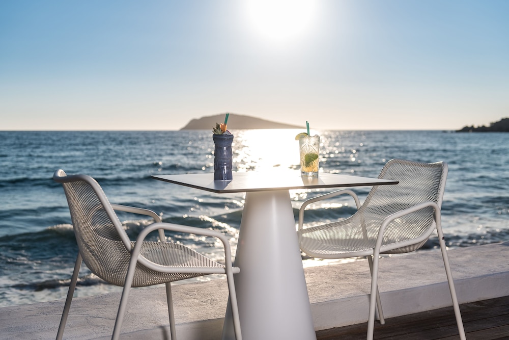 Kantouni Beach Hotel 44/49
