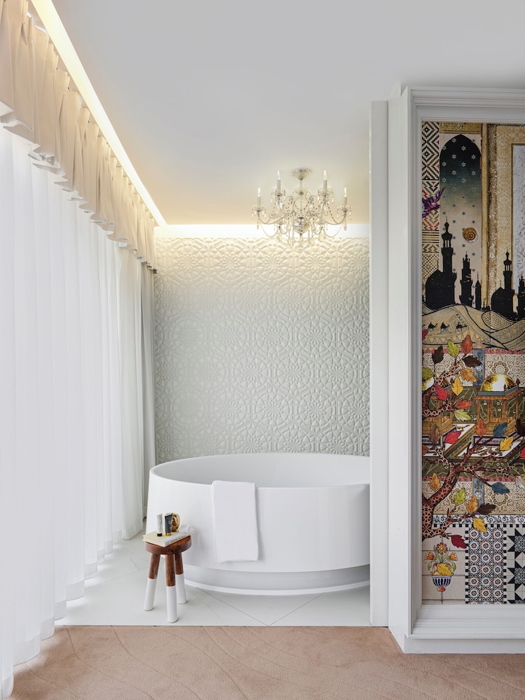 غرفة قياسية بسرير كينج، Mondrian Doha 7/7