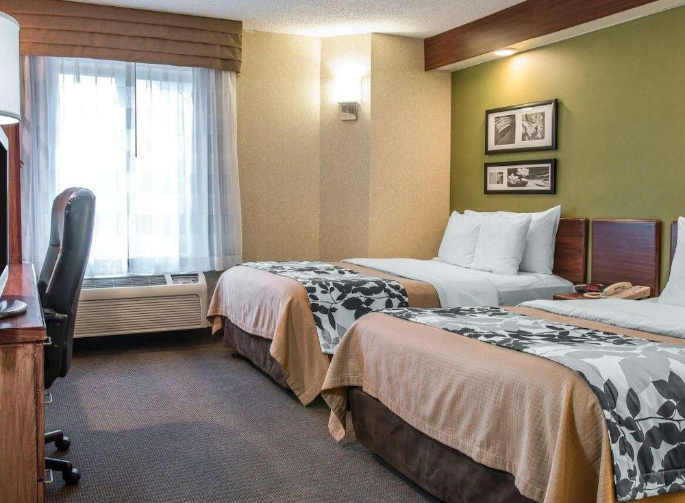 Baymont By Wyndham Flat Rock 25/49