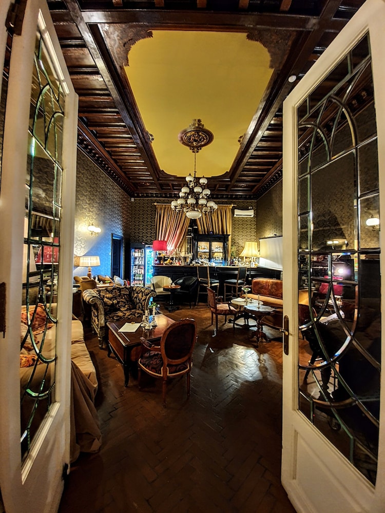 Grand Boutique Hotel 60/77