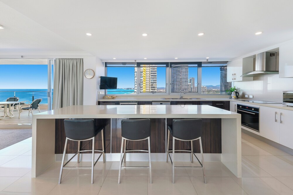ULTIQA Beach Haven on Broadbeach 38/50