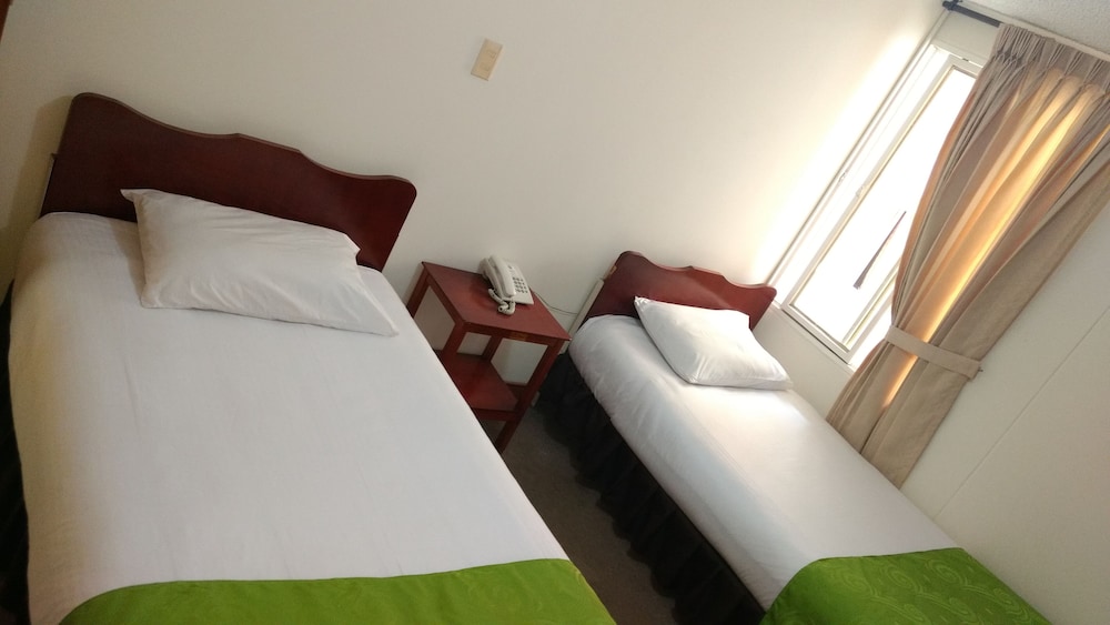 Standard, Twin Beds