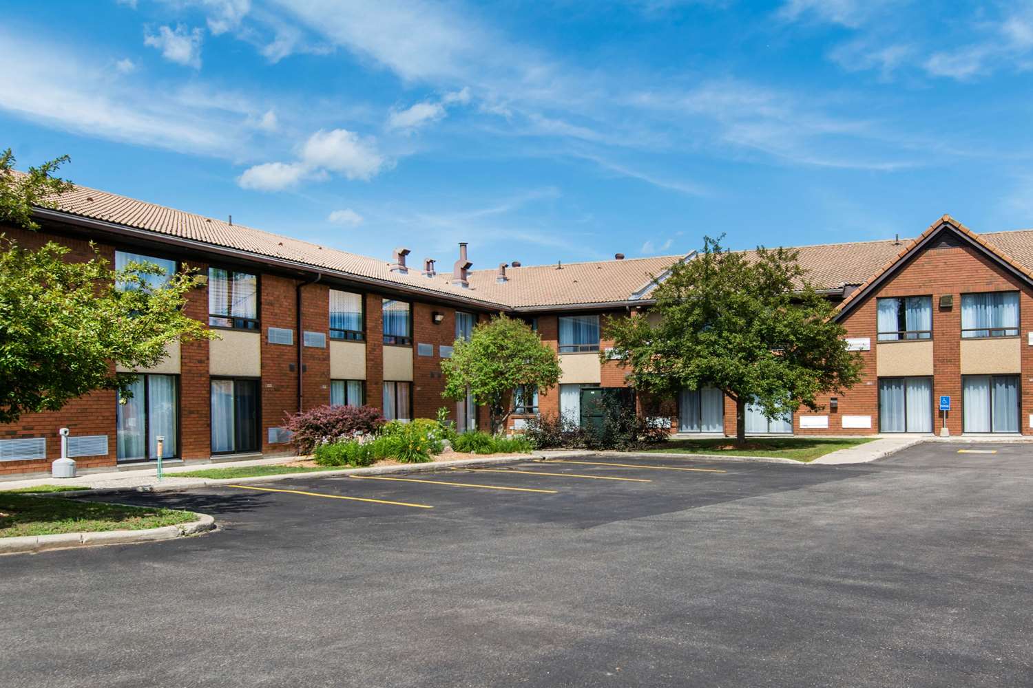 Comfort Inn Huntsville Ontario 2/40