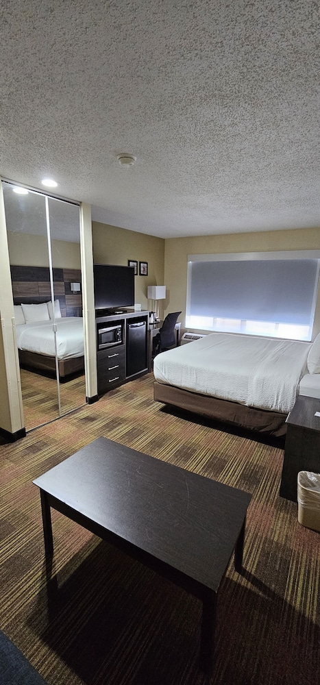 AmericInn by Wyndham Fort Atkinson 20/37