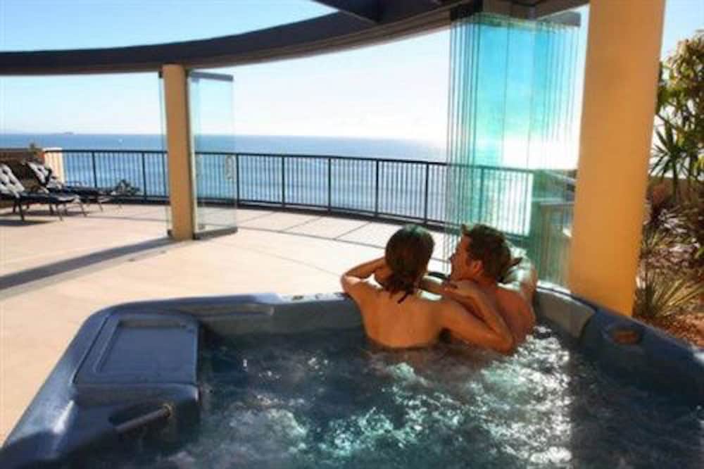 PENINSULAR BEACHFRONT RESORT 27/69