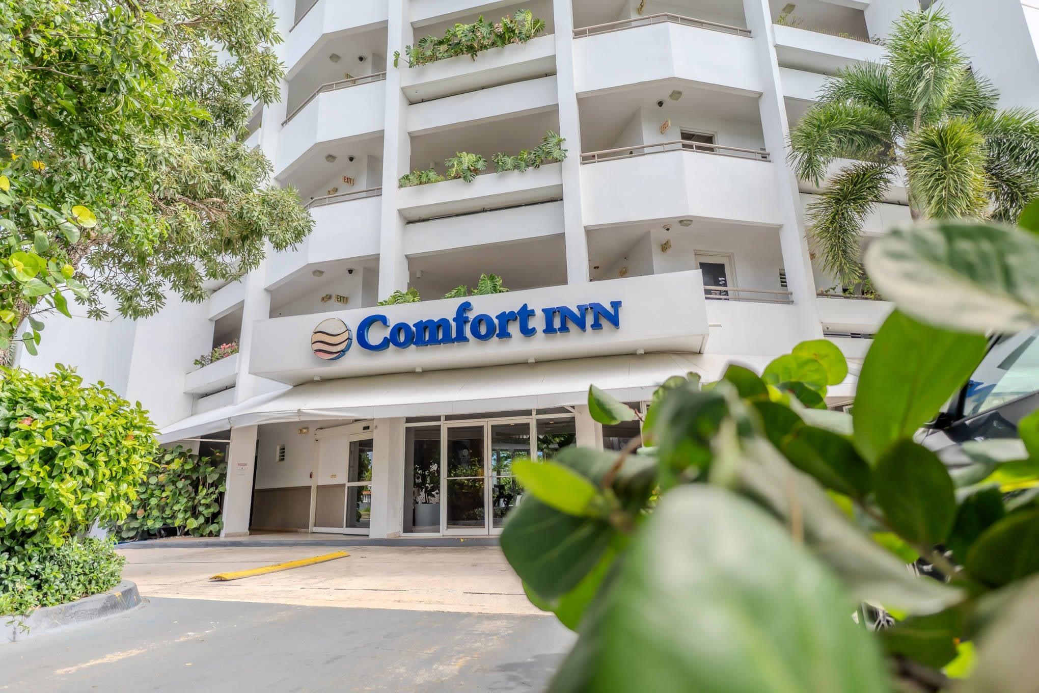 Comfort Inn & Suites Levittown PR 7/50