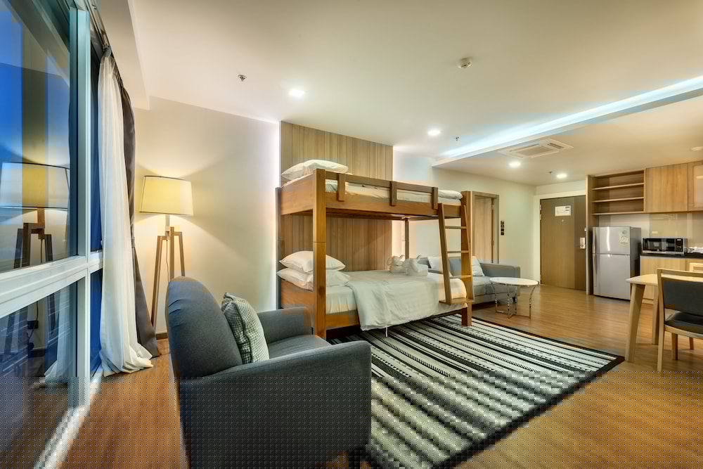 Plaai Prime Hotel (ex D Varee Diva Central Rayong) 48/71