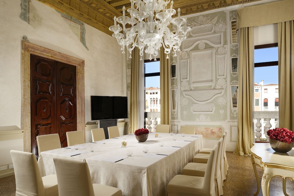 PALAZZO GIOVANELLI - GRAN CANAL 63/75