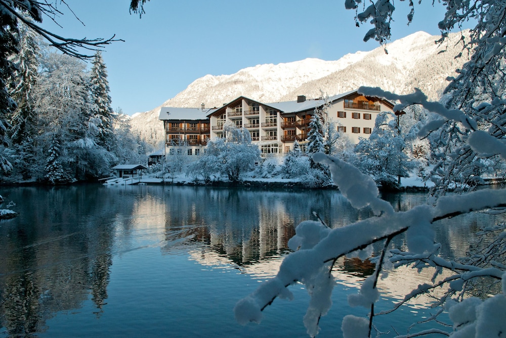 HOTEL AM BADERSEE 60/64