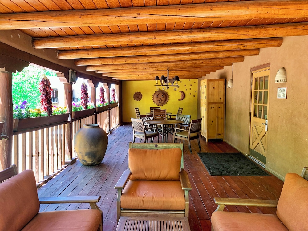 Inn On The Alameda 45/69