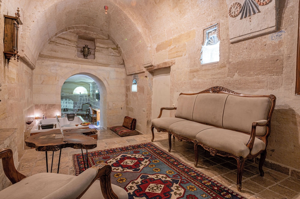 Kapalos Cave Hotel 33/47