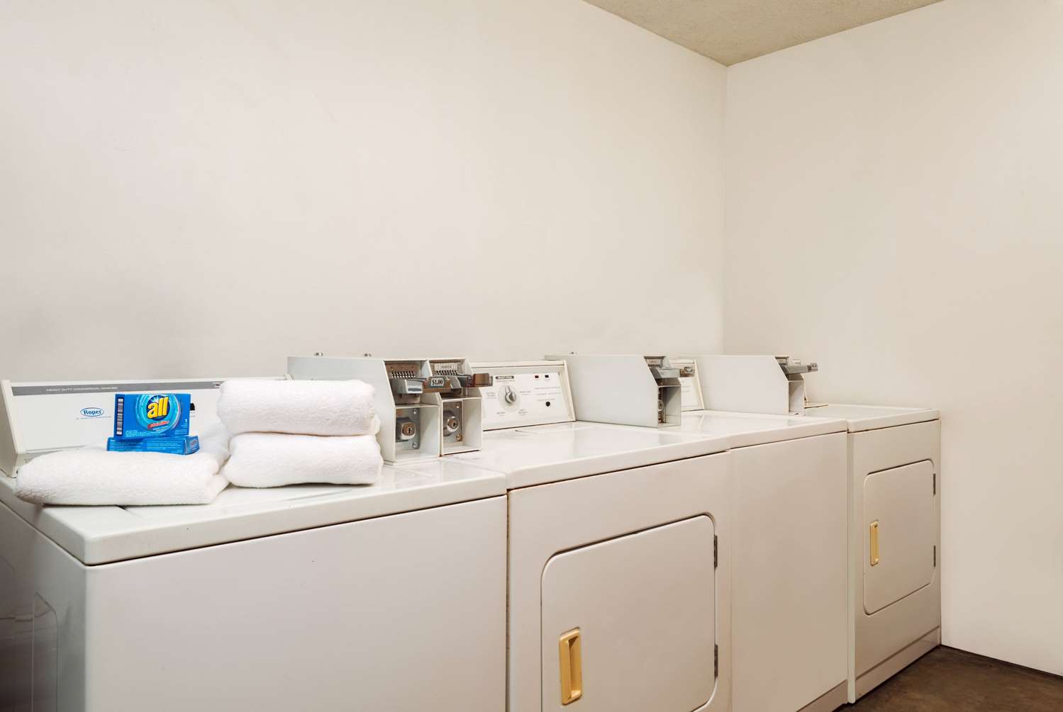 Ramada by Wyndham San Antonio Near SeaWorld/Lackland AFB 63/63