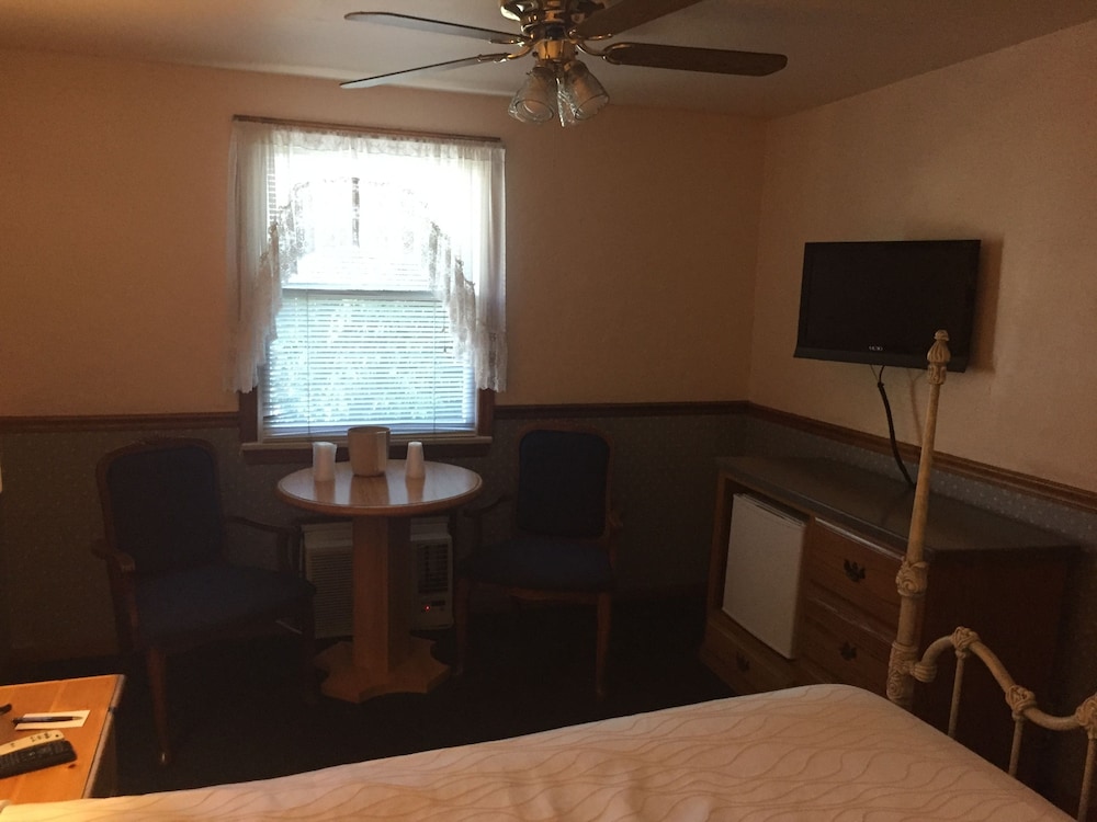 Seacrest Inn 32/42