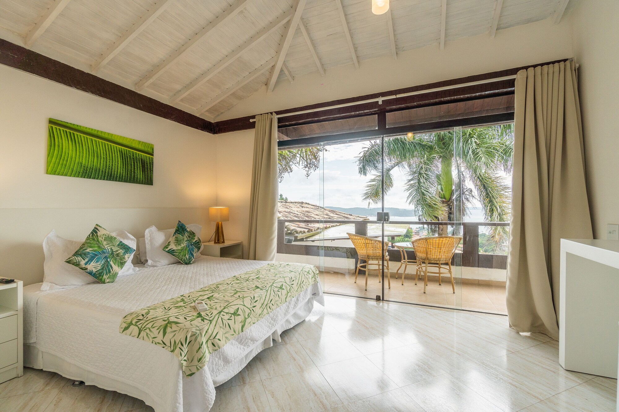 SUPERIOR, LUXURY, SUITE