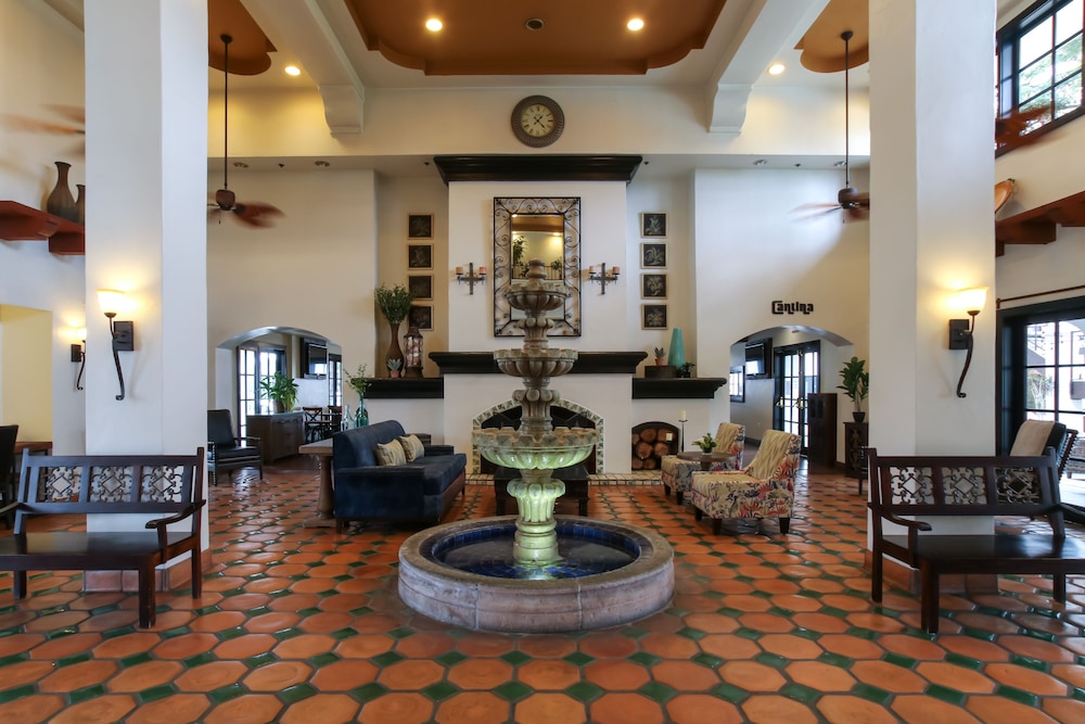 Oxford Suites Pismo Beach 21/35