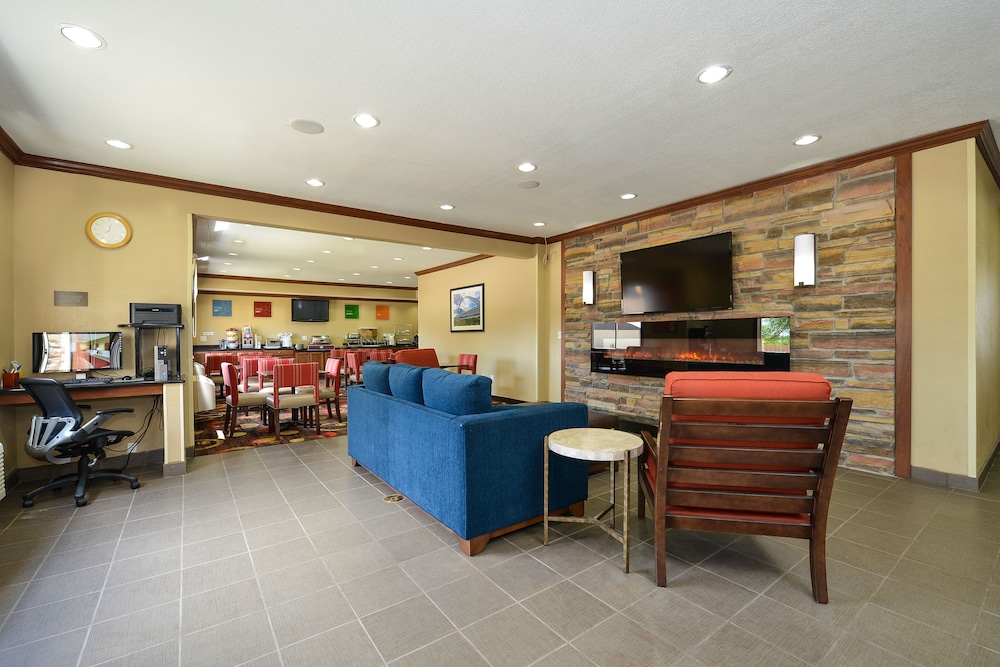 Comfort Inn and Suites Coralville 6/49